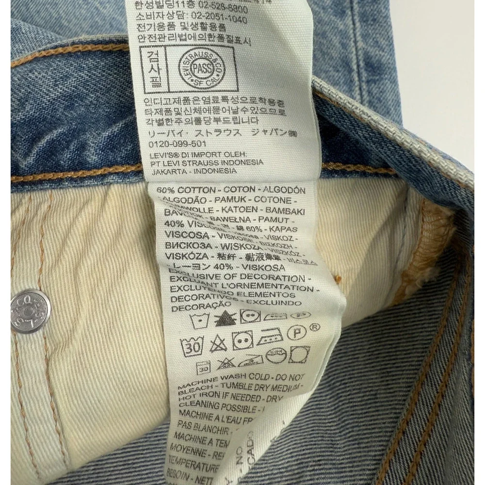 Levi's Premium Women 501 Original Fit Mid Rise Straight Leg Jeans 28x32 Blue NWT - Picture 16 of 16